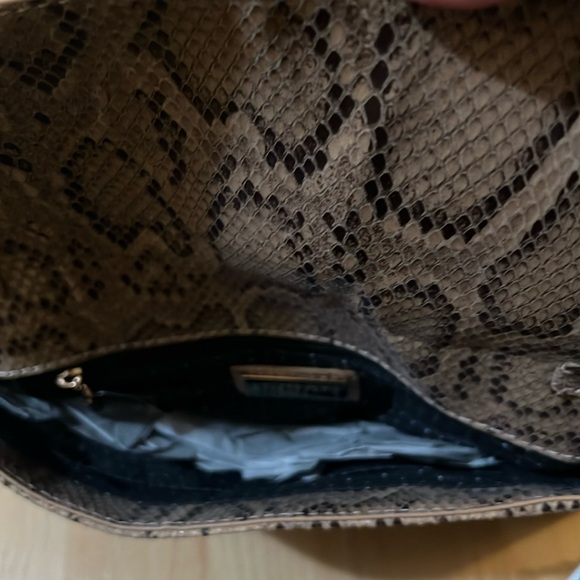 Snakeskin pattern crossbody clutch NWT - Picture 5 of 6